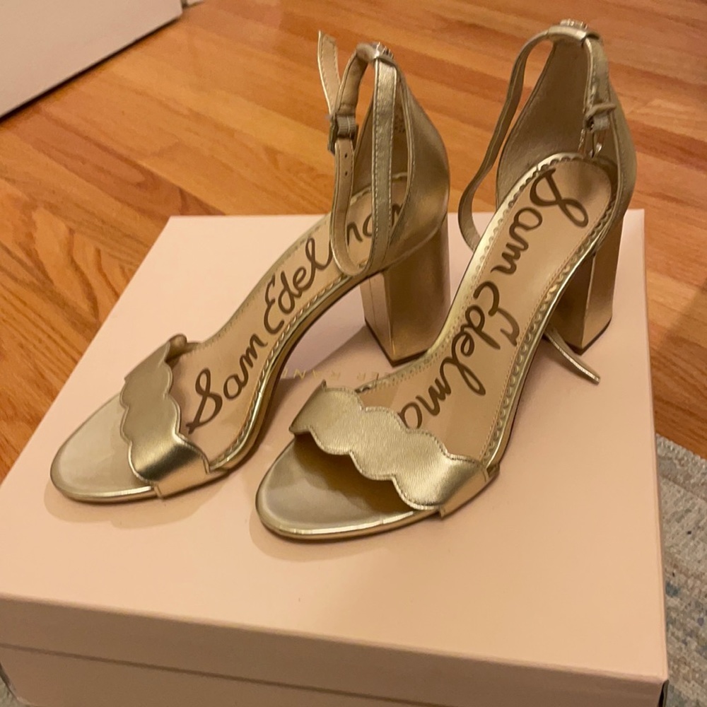 Brand new no tags Sam Edelman gold sandals